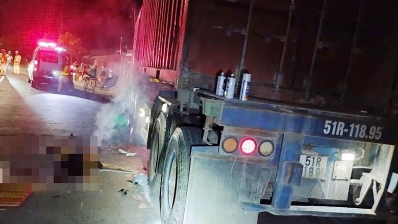 Va chạm xe container tr&ecirc;n đường tỉnh, thanh ni&ecirc;n 27 tuổi tử vong tại chỗ- Ảnh 1.