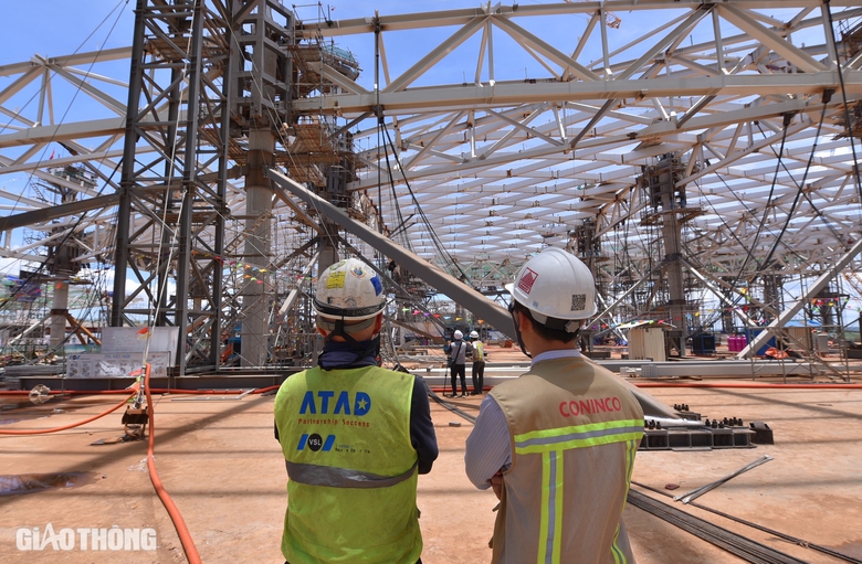 Hơn 10.000 kỹ sư, c&ocirc;ng nh&acirc;n b&aacute;m trụ xuy&ecirc;n lễ ở đại c&ocirc;ng trường si&ecirc;u s&acirc;n bay Long Th&agrave;nh- Ảnh 3.