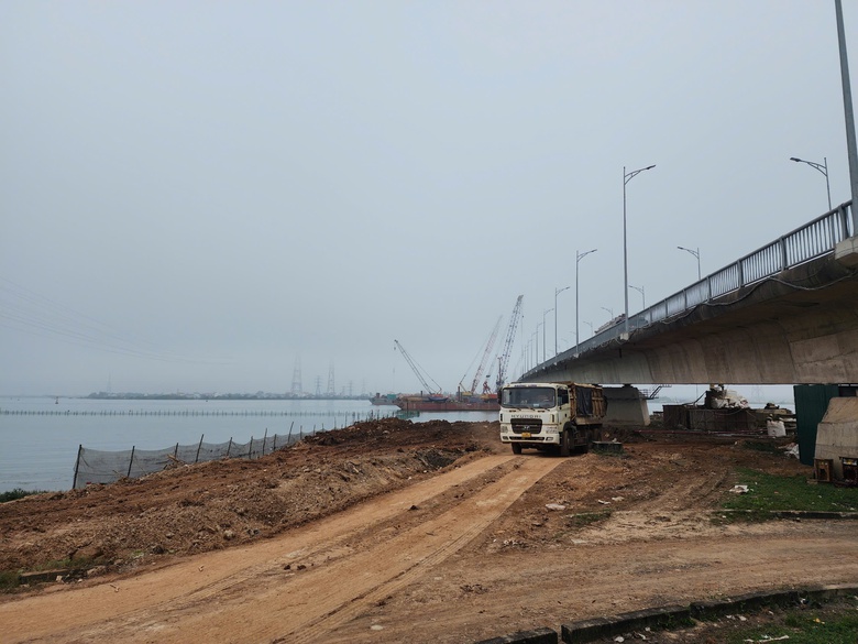Thi c&ocirc;ng xuy&ecirc;n lễ tr&ecirc;n c&aacute;c dự &aacute;n chia tải cho quốc lộ 1A qua Quảng B&igrave;nh- Ảnh 6.