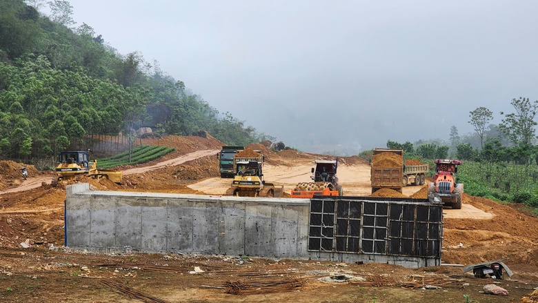 Cao tốc Hòa Bình - Mộc Châu hiện thi công ra sao?- Ảnh 15. Cao tốc Hòa Bình - Mộc Châu hiện thi công ra sao?- Ảnh 15.