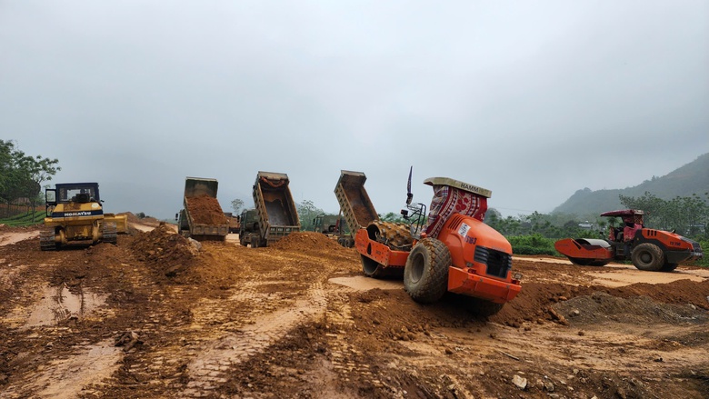 Cao tốc Hòa Bình - Mộc Châu hiện thi công ra sao?- Ảnh 2. Cao tốc Hòa Bình - Mộc Châu hiện thi công ra sao?- Ảnh 2.