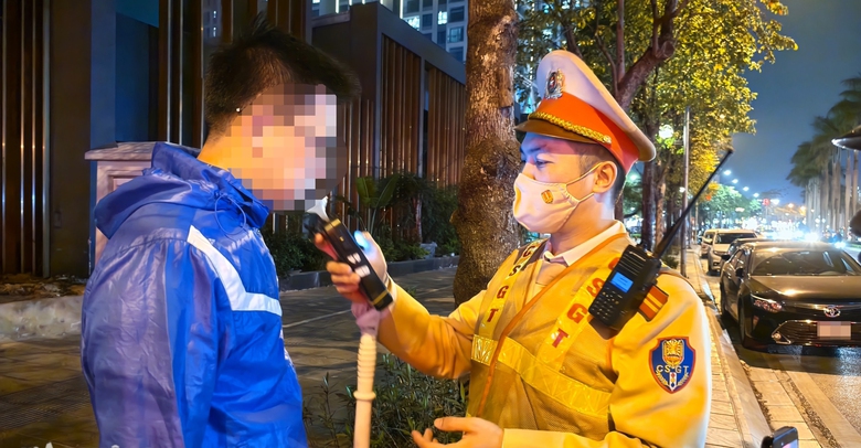 Hơn 3 th&aacute;ng triển khai Nghị định 168: V&igrave; sao vẫn c&ograve;n t&igrave;nh trạng nhờn luật?- Ảnh 1.