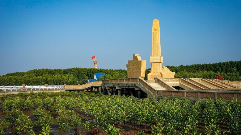 Về C&agrave; Mau gh&eacute; thăm biểu tượng điểm cuối đường Hồ Ch&iacute; Minh- Ảnh 3.