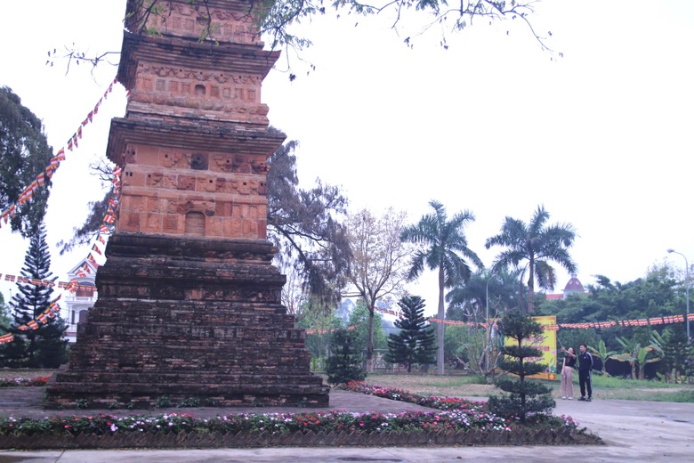 Th&aacute;p cổ B&igrave;nh Sơn xuống cấp, sắp được tr&ugrave;ng tu- Ảnh 4.