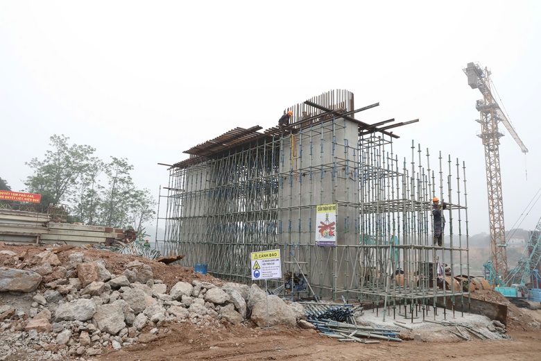 Tiến độ cầu Phong Ch&acirc;u ở Ph&uacute; Thọ hiện ra sao?- Ảnh 5.