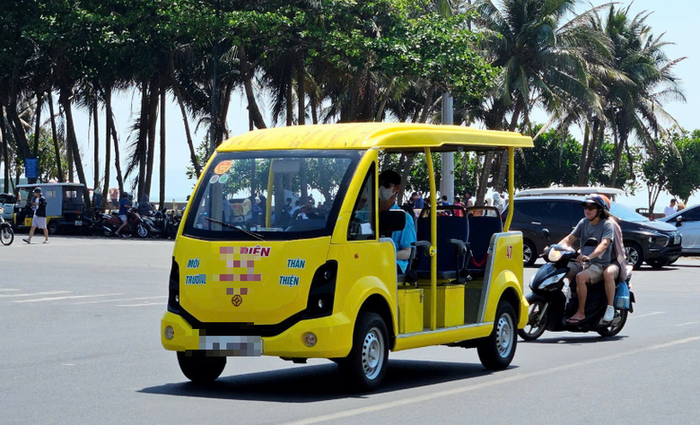 Quản xe chở người bốn b&aacute;nh c&oacute; gắn động cơ thế n&agrave;o?- Ảnh 2.