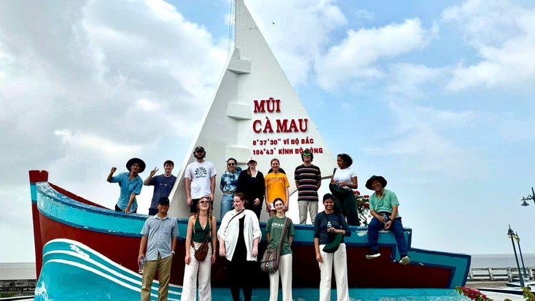 Về C&agrave; Mau gh&eacute; thăm biểu tượng điểm cuối đường Hồ Ch&iacute; Minh- Ảnh 2.