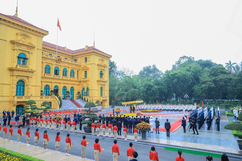 Thủ tướng Phạm Minh Ch&iacute;nh chủ tr&igrave; lễ đ&oacute;n Thủ tướng T&acirc;y Ban Nha lần đầu thăm Việt Nam- Ảnh 3.