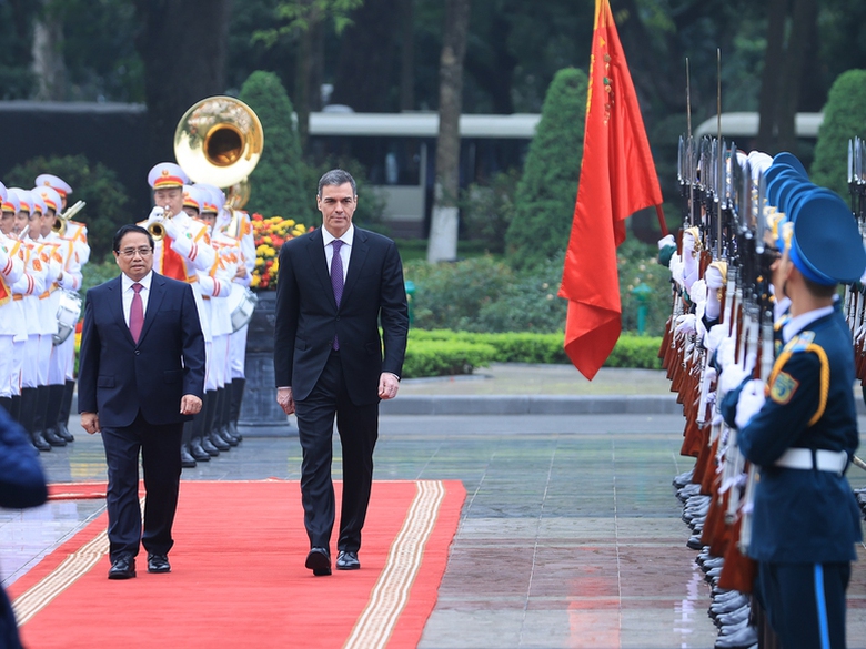 Thủ tướng Phạm Minh Ch&iacute;nh chủ tr&igrave; lễ đ&oacute;n Thủ tướng T&acirc;y Ban Nha lần đầu thăm Việt Nam- Ảnh 2.