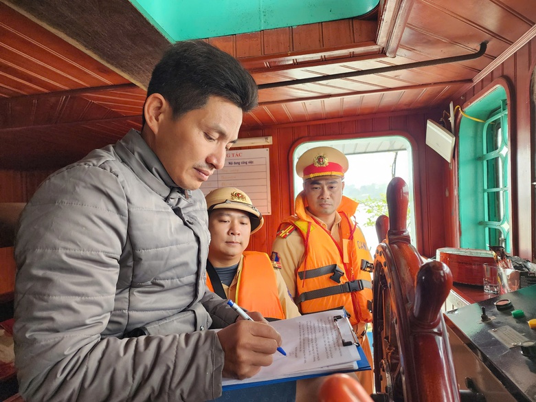 Thuyền trưởng ki&ecirc;ng uống rượu nửa năm v&igrave; l&ecirc;nh đ&ecirc;nh s&ocirc;ng nước- Ảnh 3.