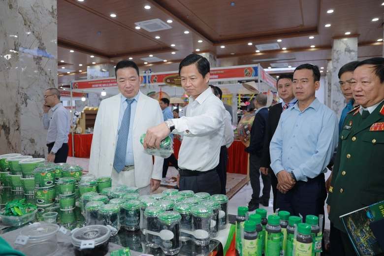 60 gian h&agrave;ng tham gia triển l&atilde;m &ldquo;Sắc ngọc ngời gỗ&rdquo;- Ảnh 2.