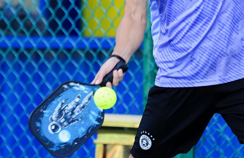 V&igrave; sao chơi pickleball dễ chấn thương?- Ảnh 2.