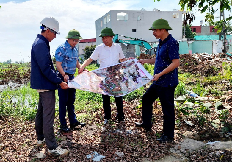 G&aacute;c nghỉ lễ, h&agrave;ng trăm c&ocirc;ng nh&acirc;n b&aacute;m c&ocirc;ng trường V&agrave;nh đai 4- Ảnh 10.