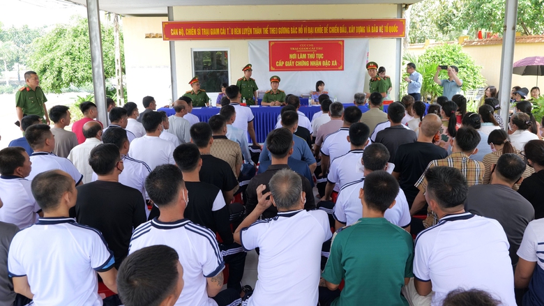 98 phạm nhân ở Cà Mau được nhận đặc xá của Chủ tịch nước- Ảnh 1. 98 phạm nhân ở Cà Mau được nhận đặc xá của Chủ tịch nước- Ảnh 1.