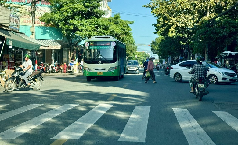 Lượng kh&aacute;ch đến v&agrave; đi c&aacute;c bến xe ở Đồng Nai tăng 50% so với ng&agrave;y thường- Ảnh 2.