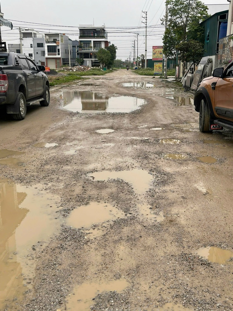 Sống khổ giữa khu đất đấu gi&aacute; ở Nghệ An- Ảnh 8.