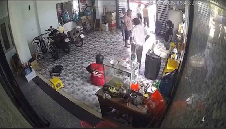 Xử l&yacute; đối tượng đ&aacute;nh nam shipper xung huyết, chảy m&aacute;u mũi nhập viện- Ảnh 1.