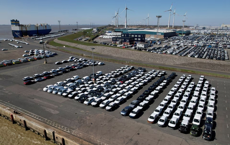 Ba h&atilde;ng &ocirc; t&ocirc; Mỹ l&ecirc;n tiếng về thỏa thuận thương mại &ocirc;ng Trump vừa k&yacute; với Anh- Ảnh 1.