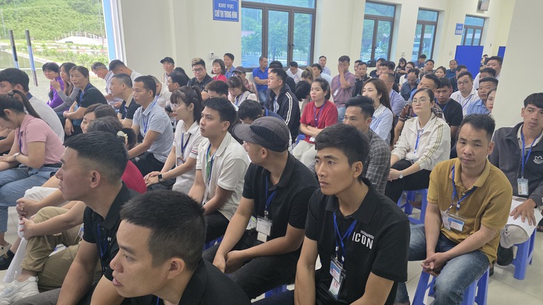 169 thí sinh dự kỳ thi sát hạch GPLX đầu tiên do Công an Yên Bái tổ chức- Ảnh 5. 169 thí sinh dự kỳ thi sát hạch GPLX đầu tiên do Công an Yên Bái tổ chức- Ảnh 5.