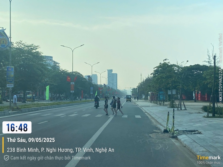 Tai nạn r&igrave;nh rập tr&ecirc;n tuyến đường đẹp nhất biển Cửa L&ograve; do 3 cụm đ&egrave;n t&iacute;n hiệu "bất động"- Ảnh 6.