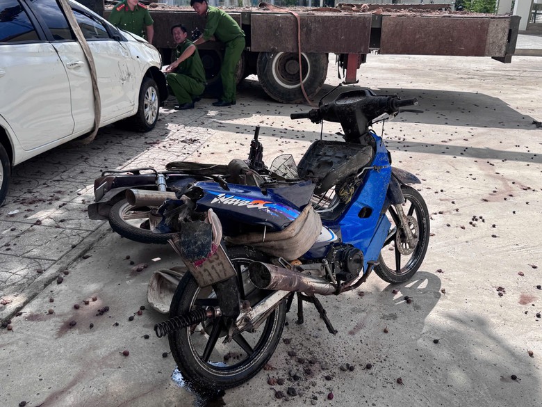 T&agrave;i xế &ocirc; t&ocirc; tho&aacute;t chết trong vụ sụp l&uacute;n đường ở T&acirc;y Ninh: "C&ograve;n người l&agrave; c&ograve;n của"- Ảnh 3.