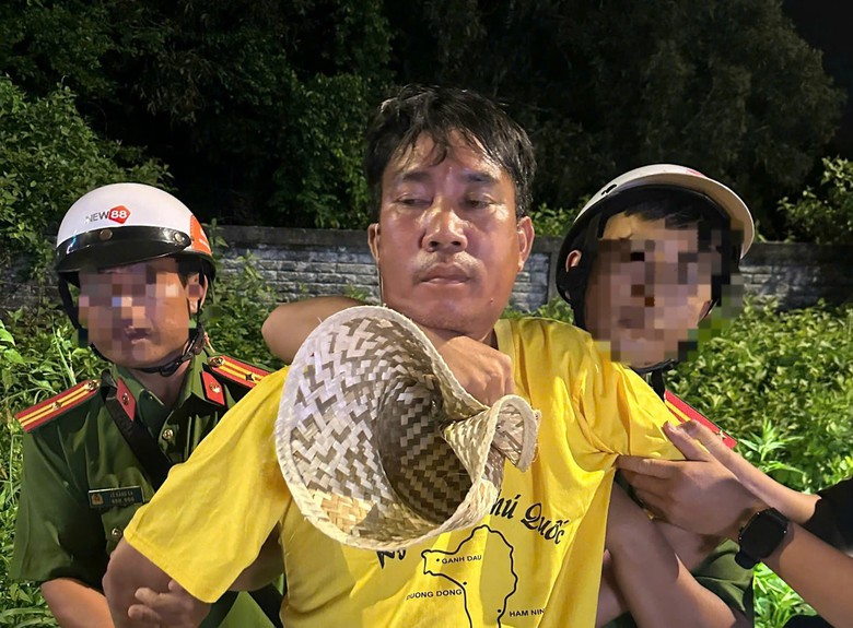 Bắt đối tượng đội t&oacute;c giả ch&iacute;ch điện hai người d&acirc;n ở Ph&uacute; Quốc- Ảnh 1.