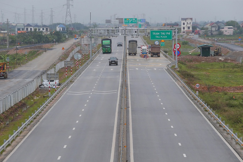 Bộ Xây dựng yêu cầu rà soát, xử lý bất cập tổ chức giao thông trên cao tốc- Ảnh 1. Bộ Xây dựng yêu cầu rà soát, xử lý bất cập tổ chức giao thông trên cao tốc- Ảnh 1.