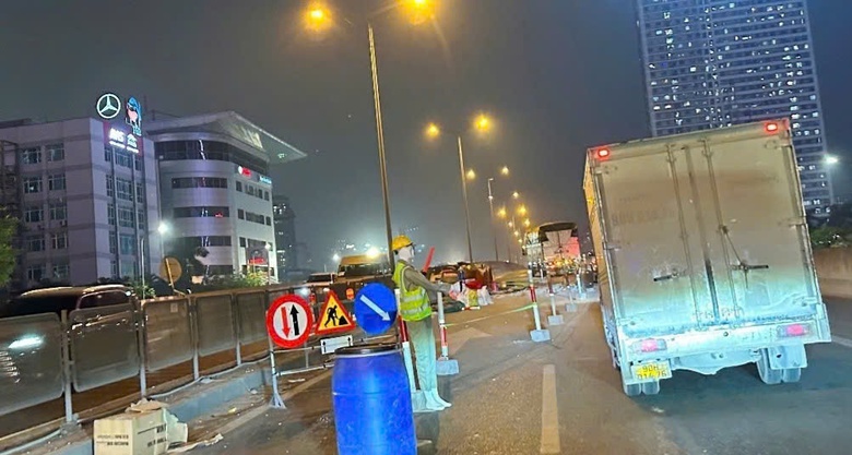 H&agrave; Nội: Cấm phương tiện đi đường tr&ecirc;n cao V&agrave;nh đai 3 hướng Big C - Mai Dịch- Ảnh 1.