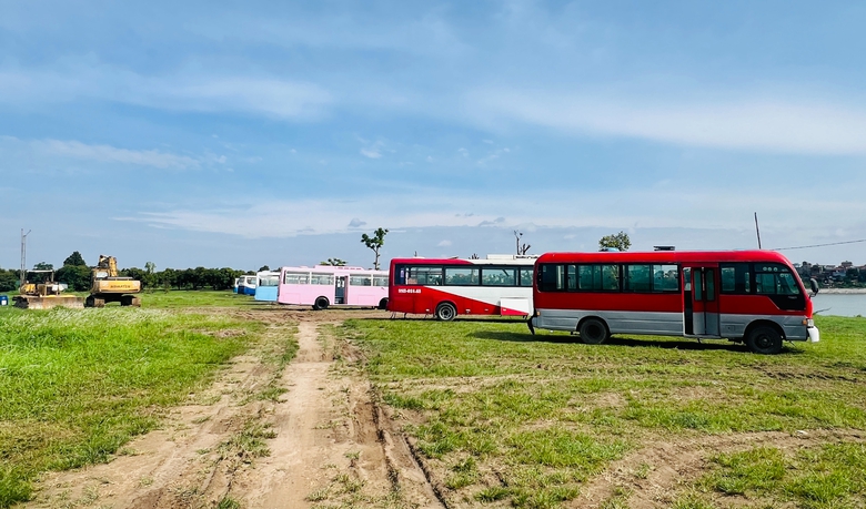 Hà Nội: Sẽ xử lý dứt điểm tình trạng san lấp, lấn chiếm bãi bồi ven sông Hồng- Ảnh 1. Hà Nội: Sẽ xử lý dứt điểm tình trạng san lấp, lấn chiếm bãi bồi ven sông Hồng- Ảnh 1.