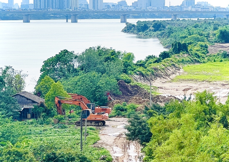 Hà Nội: Sẽ xử lý dứt điểm tình trạng san lấp, lấn chiếm bãi bồi ven sông Hồng- Ảnh 11. Hà Nội: Sẽ xử lý dứt điểm tình trạng san lấp, lấn chiếm bãi bồi ven sông Hồng- Ảnh 11.