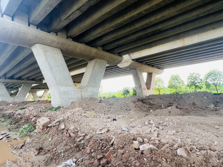 Hà Nội: Sẽ xử lý dứt điểm tình trạng san lấp, lấn chiếm bãi bồi ven sông Hồng- Ảnh 8. Hà Nội: Sẽ xử lý dứt điểm tình trạng san lấp, lấn chiếm bãi bồi ven sông Hồng- Ảnh 8.