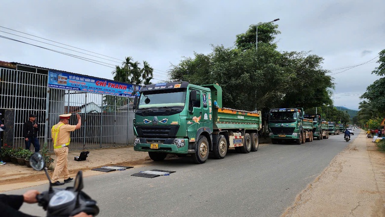 T&agrave;i xế chở qu&aacute; tải hơn 180%, chủ xe bị phạt 140 triệu đồng- Ảnh 1.