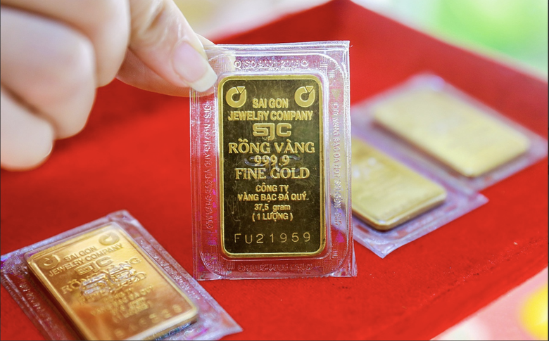Gi&aacute; v&agrave;ng lao dốc, đồng loạt giảm 2 triệu đồng mỗi lượng- Ảnh 1.