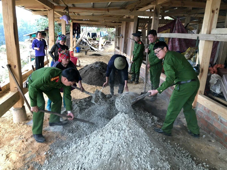 Chuyện "c&otilde;ng nh&agrave;" l&ecirc;n n&uacute;i ở Y&ecirc;n B&aacute;i- Ảnh 2.