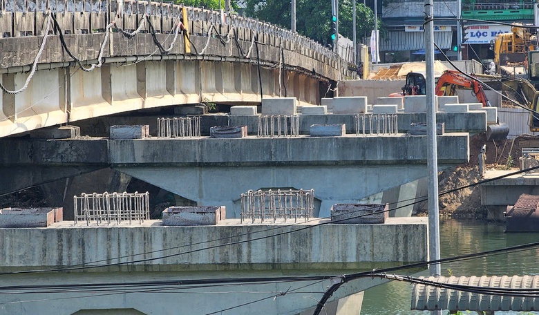 Huế: Gỡ vướng mặt bằng, đẩy nhanh tiến độ ho&agrave;n thiện cầu Vỹ Dạ- Ảnh 2.