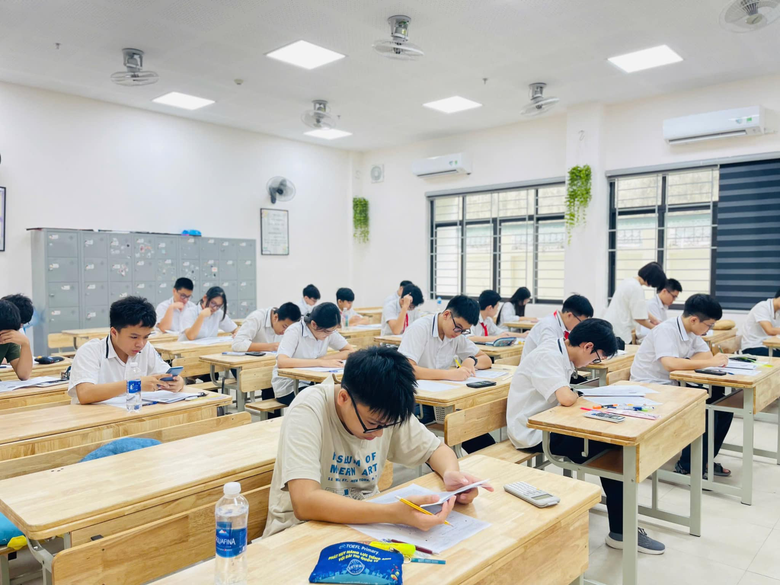 H&agrave; Nội ch&iacute;nh thức c&ocirc;ng bố tỷ lệ chọi lớp 10 năm 2025-2026- Ảnh 1.