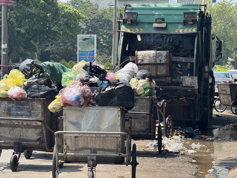 Sau đối thoại về xử l&yacute; &ocirc; nhiễm, r&aacute;c thải ở TP Thanh H&oacute;a được thu gom trở lại- Ảnh 3.