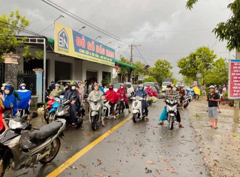 Đồng Nai: Dông lốc lớn khiến nhiều cây đổ, nhà tốc mái ở Định Quán- Ảnh 7. Đồng Nai: Dông lốc lớn khiến nhiều cây đổ, nhà tốc mái ở Định Quán- Ảnh 7.