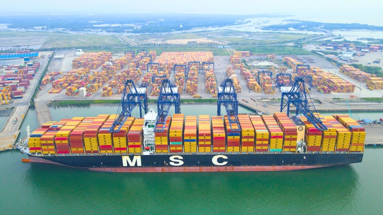 Cảng SSIT đón siêu tàu container vào làm hàng đi bờ Tây nước Mỹ- Ảnh 1. Cảng SSIT đón siêu tàu container vào làm hàng đi bờ Tây nước Mỹ- Ảnh 1.