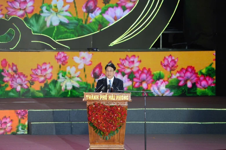 Hải Phòng đón nhận danh hiệu “Thành phố Anh hùng”- Ảnh 1. Hải Phòng đón nhận danh hiệu “Thành phố Anh hùng”- Ảnh 1.