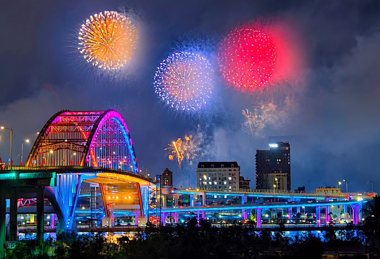 Hải Phòng đón nhận danh hiệu “Thành phố Anh hùng”- Ảnh 6. Hải Phòng đón nhận danh hiệu “Thành phố Anh hùng”- Ảnh 6.