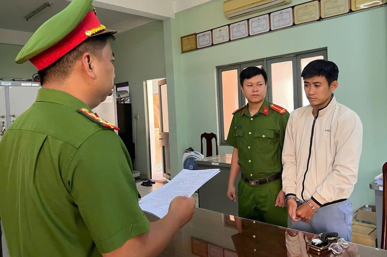 Bắt tạm giam gi&aacute;m đốc lừa đảo chiếm đoạt t&agrave;i sản của đối t&aacute;c- Ảnh 1.