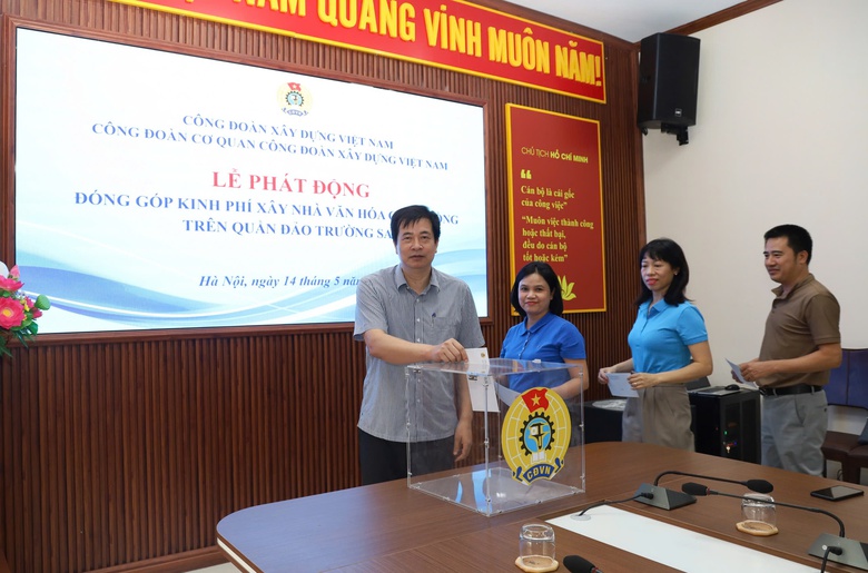 Gần 1,8 tỷ đồng ủng hộ x&acirc;y nh&agrave; văn h&oacute;a tr&ecirc;n quần đảo Trường Sa- Ảnh 1.