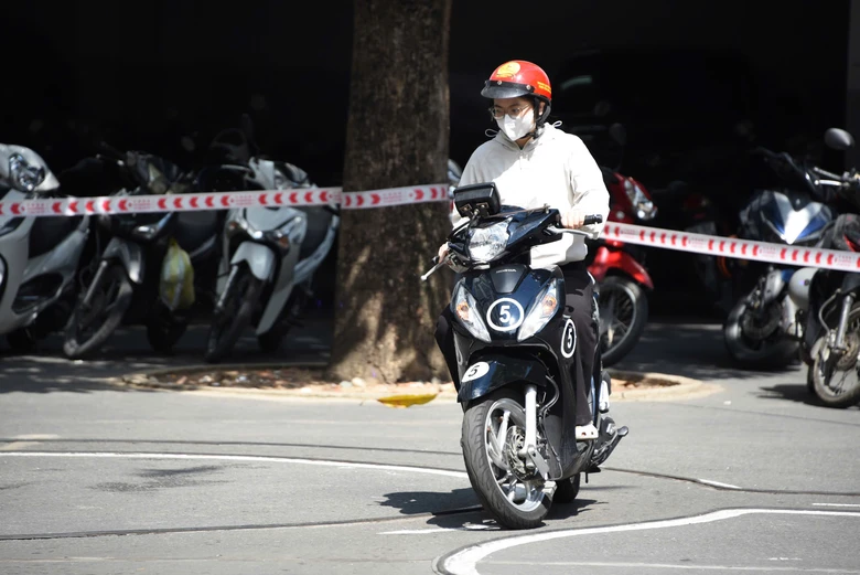 500 học vi&ecirc;n dự kỳ s&aacute;t hạch cấp giấy ph&eacute;p l&aacute;i xe đầu ti&ecirc;n do CSGT TP.HCM tổ chức- Ảnh 6.