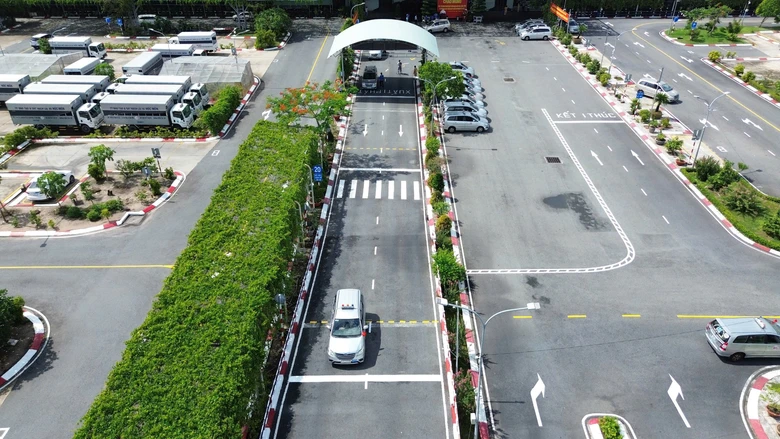 500 học vi&ecirc;n dự kỳ s&aacute;t hạch cấp giấy ph&eacute;p l&aacute;i xe đầu ti&ecirc;n do CSGT TP.HCM tổ chức- Ảnh 8.