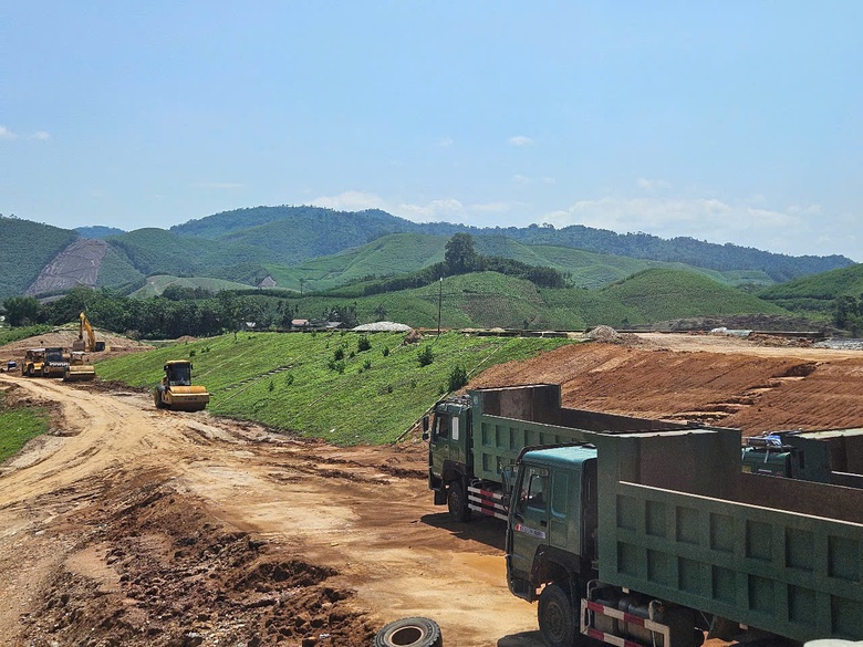 Nghệ An: H&agrave;ng chục hộ d&acirc;n 15 năm mắc kẹt giữa v&ugrave;ng "4 kh&ocirc;ng"- Ảnh 1.