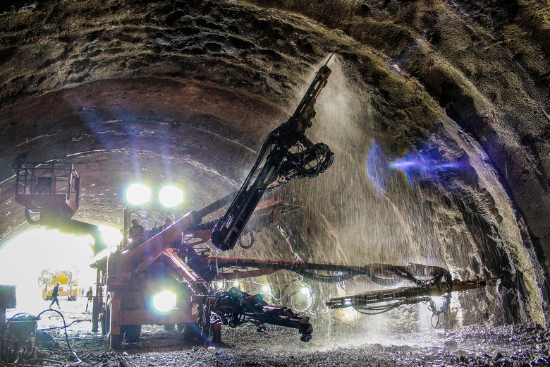 Bộ X&acirc;y dựng thống nhất đầu tư ho&agrave;n chỉnh 6 hầm đường bộ tr&ecirc;n cao tốc Bắc - Nam giai đoạn 2- Ảnh 2.