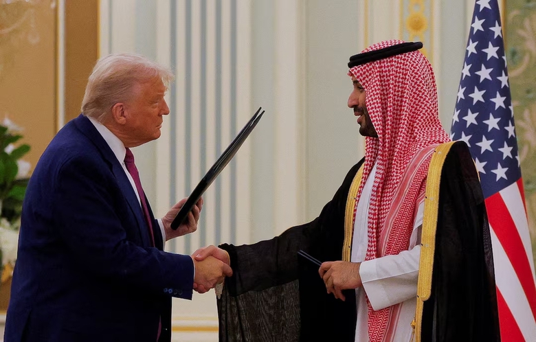 Tổng thống Trump c&oacute; loạt tuy&ecirc;n bố bất ngờ mở đầu chuyến c&ocirc;ng du v&ugrave;ng Vịnh- Ảnh 3.