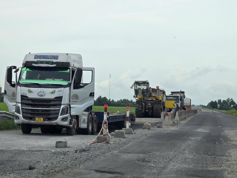 Khắc phục tồn tại trên công trường cao tốc Lộ Tẻ - Rạch Sỏi, đảm bảo an toàn thi công- Ảnh 6. Khắc phục tồn tại trên công trường cao tốc Lộ Tẻ - Rạch Sỏi, đảm bảo an toàn thi công- Ảnh 6.
