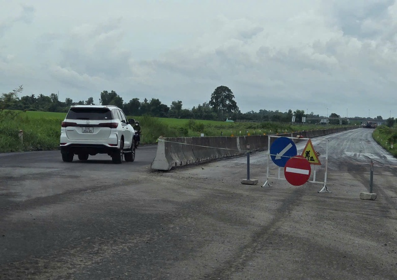 Khắc phục tồn tại trên công trường cao tốc Lộ Tẻ - Rạch Sỏi, đảm bảo an toàn thi công- Ảnh 1. Khắc phục tồn tại trên công trường cao tốc Lộ Tẻ - Rạch Sỏi, đảm bảo an toàn thi công- Ảnh 1.